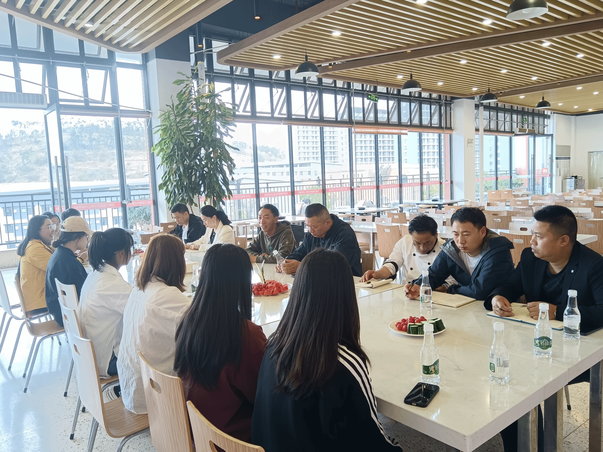 座谈会现场 座谈会现场