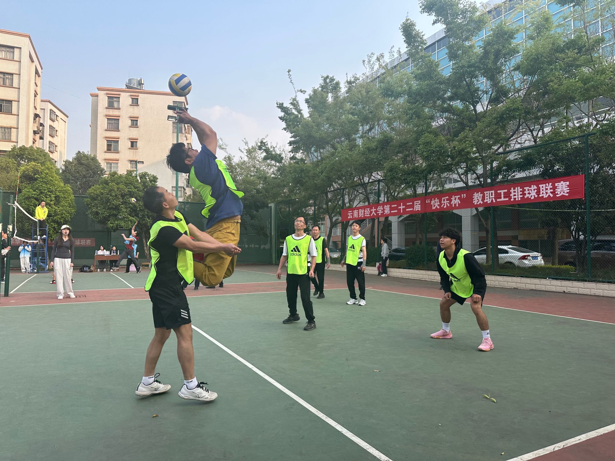 英国正版365官方网站第二十二届“快乐杯”教职工排球联赛精彩组图